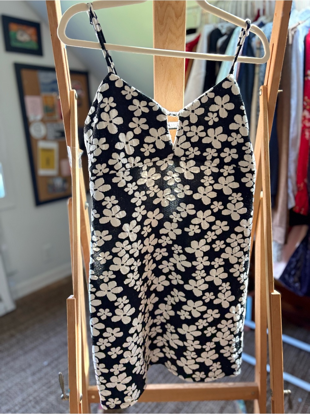 Black & White Floral Spaghetti-Strap Mini Dress | size M